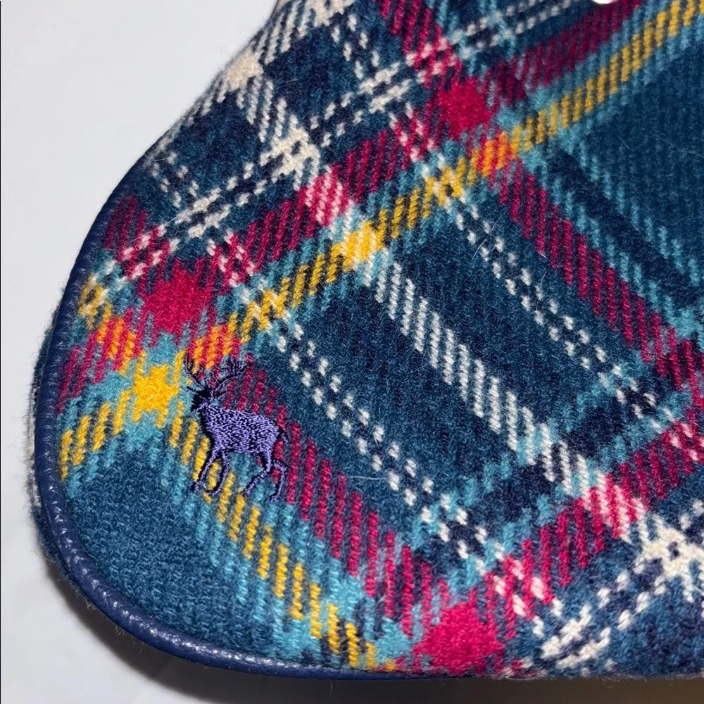 NESS BRAND..STRAIGHT FROM EDINBURGH SCOTLAND..TEAL PLAID WOOL TARTAN HAND BAG